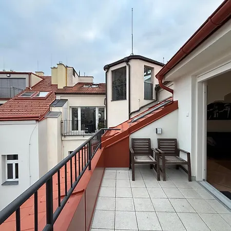 Letna Apartment *