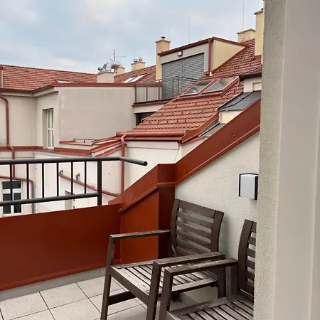 Letna Apartment *